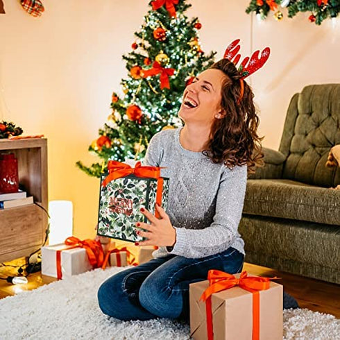 Christmas Scented Candle,Christmas Gift for Women Large Jar Candle with Pine Tree Scent for Christmas Gift 11.3 oz Longlast 65-70 Hours Christmas Gifts for Mom Sister Grandma Friend(Pine Tree Scents)