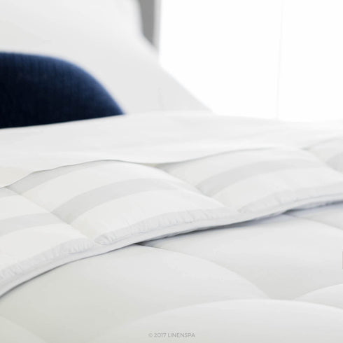 LINENSPA All Season Hypoallergenic Down Alternative Microfiber Comforter, Twin, Light Gray/White