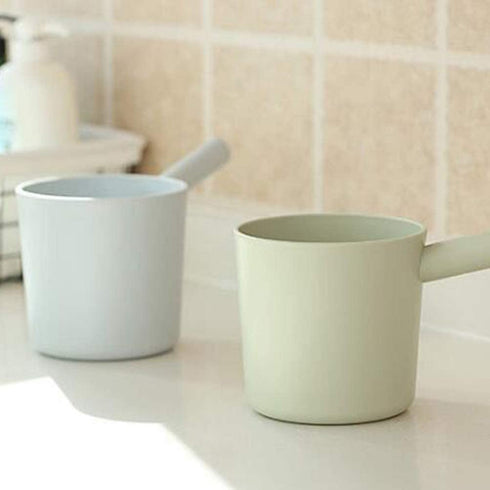 YARNOW Water Ladle Long Handle Japanese Plastic Water Ladle Bath Ladle Dipper Bathroom Bath Cups for Kitchen Bathroom Blue-gray