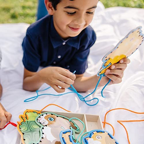 Melissa & Doug Lace and Trace Activity Set: Pets - 5 Wooden Panels and 5 Matching Laces - Lacing Toys For Toddlers, Fine Motor Skills Threading Cards, Lacing Cards For Preschoolers And Kids Ages 3+
