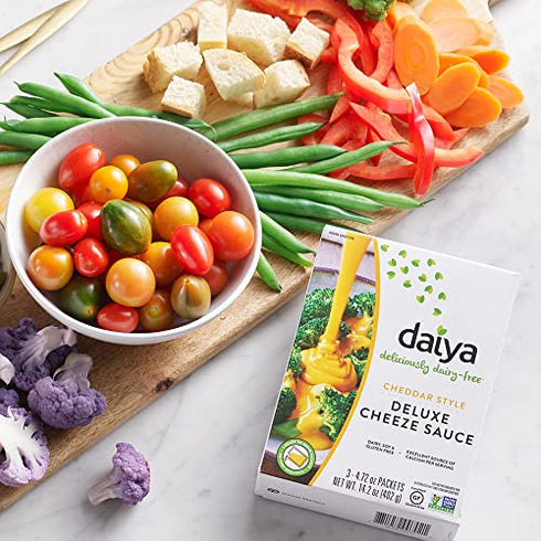 Daiya Zesty Cheddar Vegan Cheese Sauce, Dairy Free Vegan Queso Dip (Pack of 1)