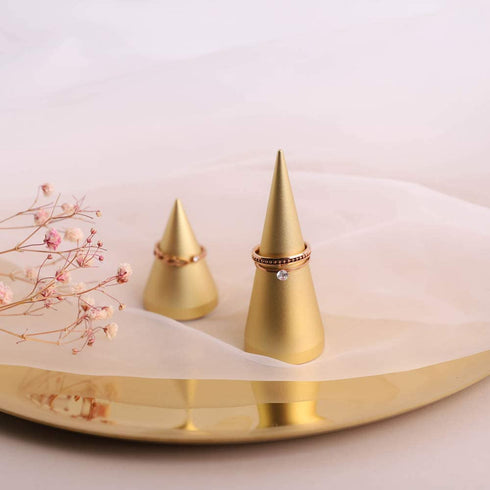 GemeShou Metal Gold 2pcs Set Finger Ring Display Holder Wedding Single Ring Display Cone Stand Jewelry Photography Hand Decor?Gold Ring Holder 2pcs Height 2" and 3.1"?