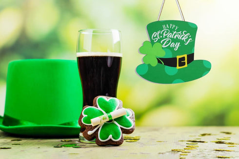 Gigoitly St Patrick Day Sign Saint Patrick Day Hat Wreath Gnomes Door Wreaths Wooden for St Patrick Decorations
