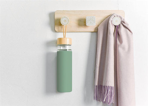 Yomious 20 Oz Borosilicate Glass Water Bottle with Bamboo Lid and Silicone Sleeve BPA Free