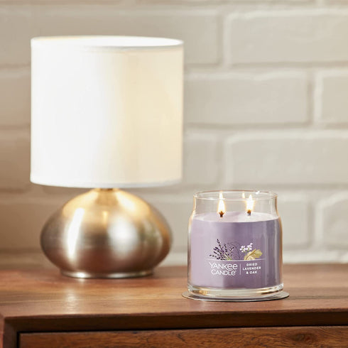 Yankee Candle Dried Lavender & Oak‹ Signature Medium Jar Candle