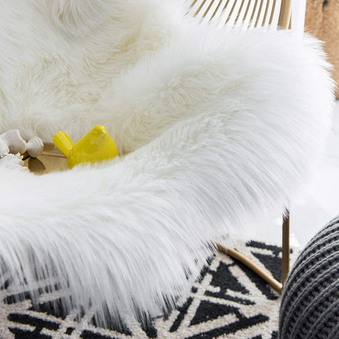 Carvapet Faux Sheepskin Fur Rug Luxury Soft Chair Cover Couch Seat Cushioned Fake Fur Pad Plush Area Rugs Bedside Throw Rug for Bedroom and Living Room, 2ft x 3ft, White