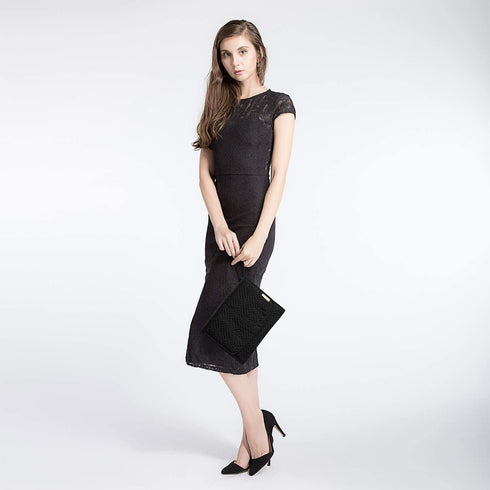 BAGSMART Travel Hanging Jewelry Organizer Case Foldable Jewelry Roll with Hanger for Journey-Rings, Necklaces, Bracelets, Earrings, Black