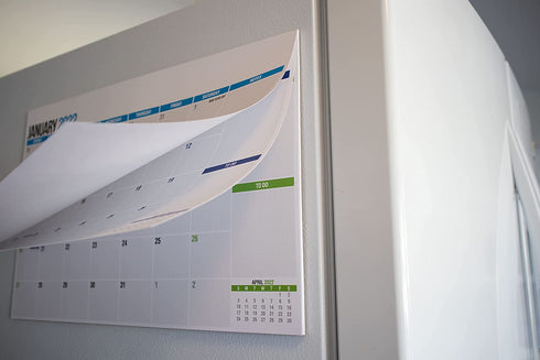 SplightPrints Large 2022 Monthly Calendar Pad with Attached Fridge Magnets and Premium Tear-Off Pages from January 2022 to December 2022 (Horizontal 17 x 11 Inches)