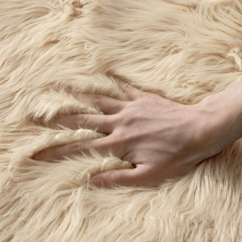 MIULEE Luxury Super Soft Fluffy Area Rug Faux Fur Rectangle Rug Decorative Plush Shaggy Carpet for Bedside Sofa Floor Nursery 2 x 3 Feet,Beige