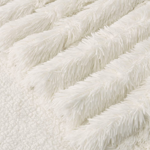junovo Super Soft Shaggy Longfur Faux Fur Blanket, Fuzzy Throw Blanket for Bed, Fluffy Cozy Plush Light Blanket, Washable Warm Furry Throw Blanket for Couch Sofa Chair Home Decor, 50"x60" Cream White