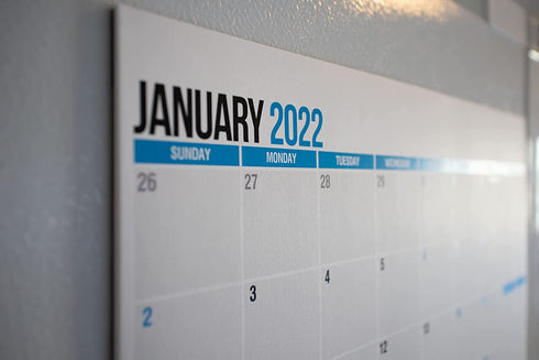 SplightPrints Large 2022 Monthly Calendar Pad with Attached Fridge Magnets and Premium Tear-Off Pages from January 2022 to December 2022 (Horizontal 17 x 11 Inches)