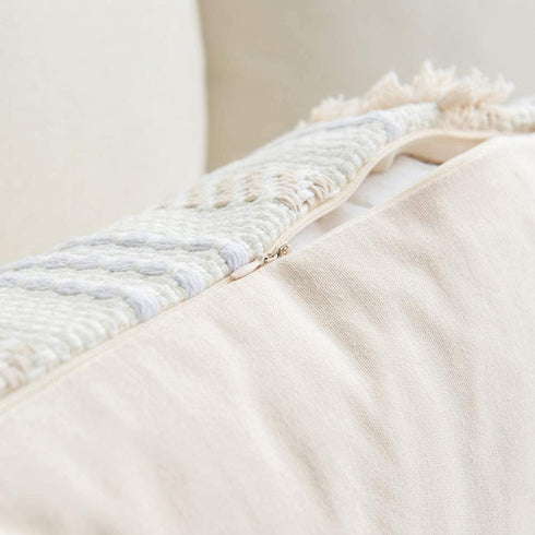 ToGeeKa Boho Woven Tufted Decorative Throw Pillow Covers, Soft Warm Woven Square Cushion Case with Tassels for Couch Sofa Bedroom Office Car, 20 x 20 inch (50 x 50 cm), Cream