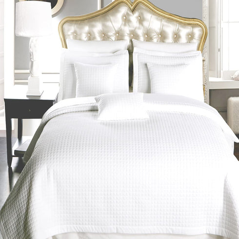 Checkered Style Soft and Plush Coverlet, 2PC Set Stitched Filled Bedspread, Extra Soft Bed Cover, Checkered Pattern Quilted Bed Quilt, White, Twin XL, Twin