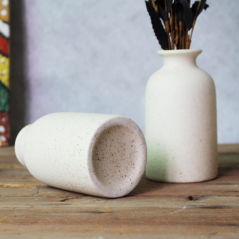HY&GH Small Ceramic Vase Set of 2 ,Frosted Ceramic Flower vases , 5.7 inch, 5 inch H Tall, Modern Faux Floral Vase, Distressed Décor for Rustic Home, Wedding Centerpiece, Housewarming