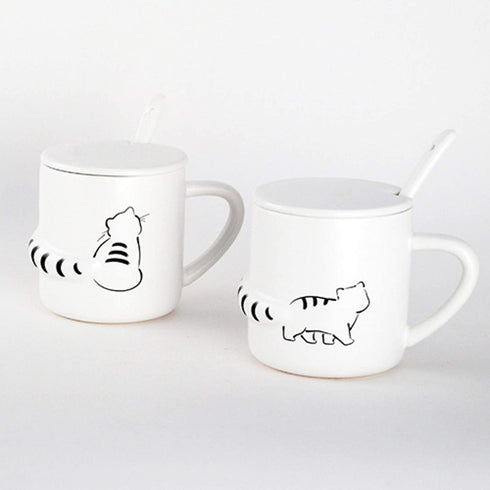Gifts for Cat Lovers, White Ceramic Mug with Lid and Spoon, Microwavable Coffee Tea Cup with Kitty Decoration, 12 Ounces