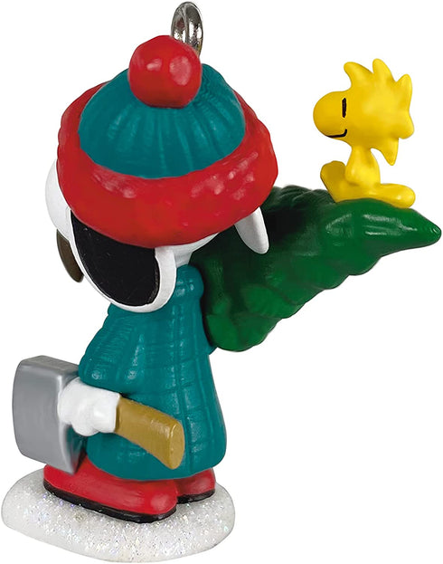 Hallmark Keepsake 1.26" Miniature Christmas Ornament 2021, Peanuts Winter Fun with Snoopy, Mini