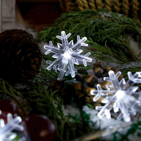 POP Mart Snowflake Lights 80 LED Christmas Lights Snow String Lights 34FT Twinkle Fairy Lights USB Battery Operated Waterproof Christmas Decoration for Indoor Outdoor Garden 8 Modes Remote Cool White
