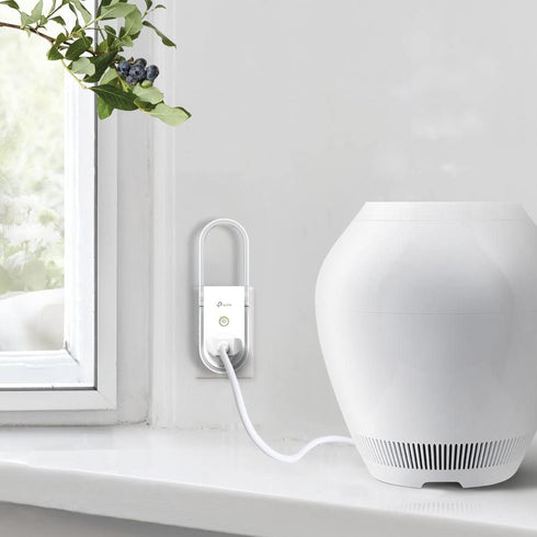 Kasa AC1200 Wi-Fi Range Extender Smart Plug by TP-Link - Fast AC1200 Wi-Fi Extender/Repeater with Built-In Smart Plug, No Hub Required, Works With Alexa and Google Assistant (RE370K)