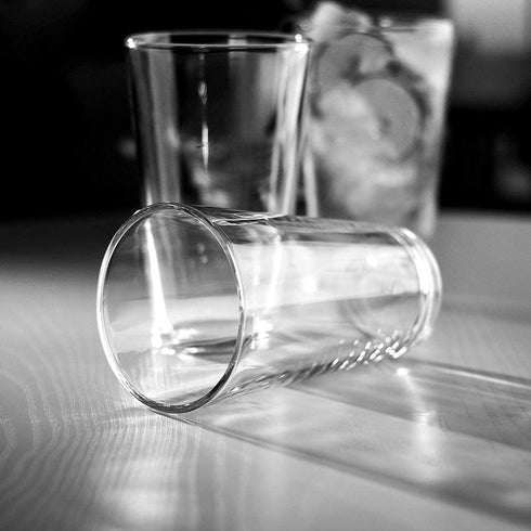LUXU Classic Beer Pint Glasses(16 oz),Premium Pub Beer Glasses with Thick Base,Versatile Cocktail Shaker Beer Glass,Clear Glass Bar Tumblers Cocktail Mixing Glass for Cold Beverages, Soda, Water(4Pcs)