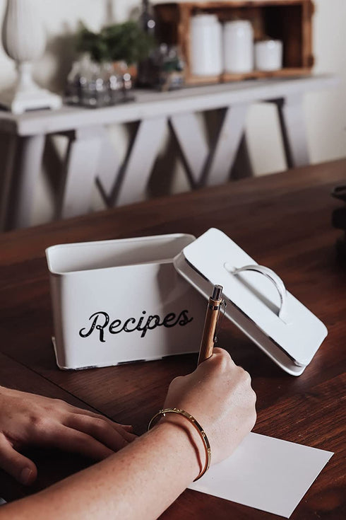 AuldHome Rustic White Recipe Box; Enamel Farmhouse Recipe Holder and Organizer for 4 x 6 Inch Recipe Cards