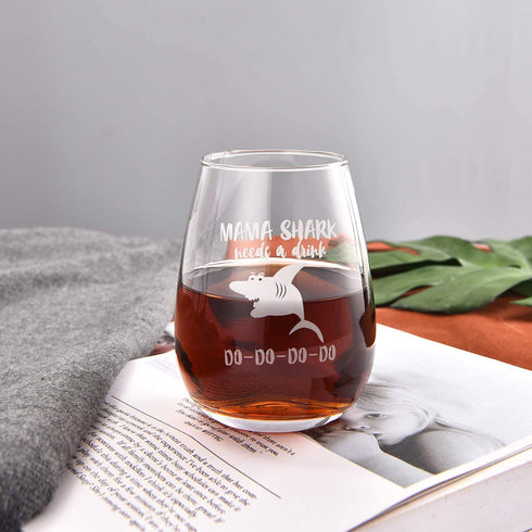 Wine Glass Baby Mama Shark Needs a Drink Do Do Novelty Wine Glass for Women with Sayings Funny Shark Gifts & Cup Accessories for Mom Mother Friends Funny Stemless Wine Glass