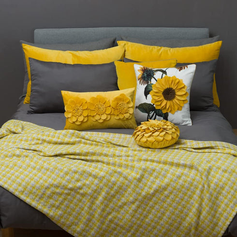 JWH 3D Flower Throw Pillow Covers Aesthetic Round Accent Pillow Cases Handmade Decorative Pillowcase Soft Velvet Cushion Covers Farmhouse Living Room Sofa Couch Decor Sham Gifts 12 Inch Gold Yellow