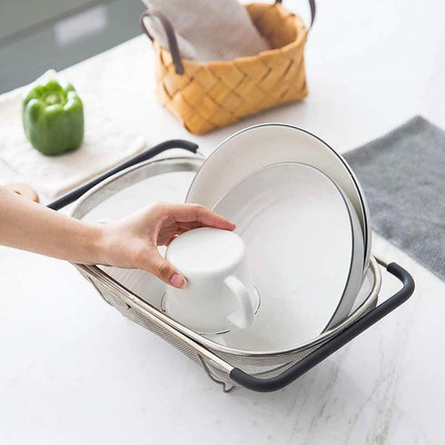 Over the Sink Colander, Stainless Steel Fine Mesh Expandable Oval Strainer Basket Colander with Rubber Grip Handles 6 Quart Colander For Kitchen Sink, Strain, Drain, Rinse Fruits, Vegetables