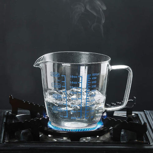 Goeielewe Glass Measuring Cup with Lid, Graduated Beaker Mug with Handle, Borosilicate Glass V-Shaped Spout Microwave Safe Scales Milk Cup for Cooking Baking (2cup/16oz/500ml)