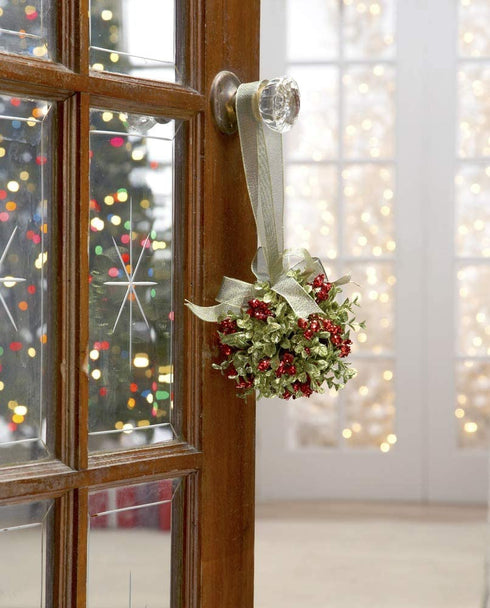 Ganz Mistletoe Door Kiss Ball (KK16)