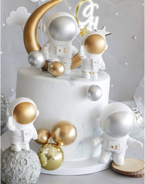 Amosfun Astronaut Figurine Resin Moon Spaceman Model Ornament Car Interior Figure for Astronaut Party Cake Topper Table Decoration (Gold)