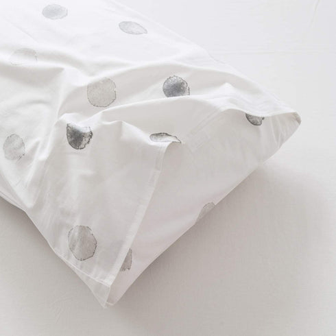 SUSYBAO 100% Cotton Pillowcases King Size Set of 2 White Polka Dots Bed Pillow Covers Envelope Closure End Pillow Encasement Premium Quality Soft Breathale Easy Care(2 Pack, 20 x 36 inch)