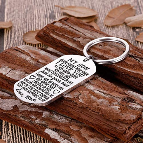 To My Son Christmas Keychain Gifts from Mom Dad Mother To Son Him Teens Stocking Stuffers Adult Men Teenage Boys Kids Birthday Graduation Sweet Sixteen Going To College Guys Males Wedding Gifts Present