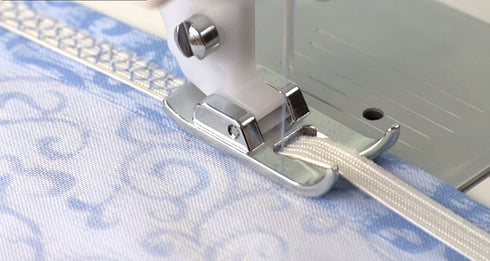 SINGER | All Purpose Presser Foot, Utility & Decorative Stitches, Wide Needle Slot Up to 7mm Stitch Width - Sewing Made Easy