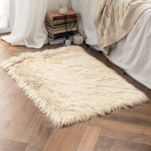 MIULEE Luxury Super Soft Fluffy Area Rug Faux Fur Rectangle Rug Decorative Plush Shaggy Carpet for Bedside Sofa Floor Nursery 2 x 3 Feet,Beige