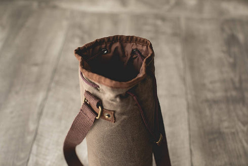 LEGACY - a Picnic Time Brand Waxed Canvas Wine Tote, one size, Khaki green
