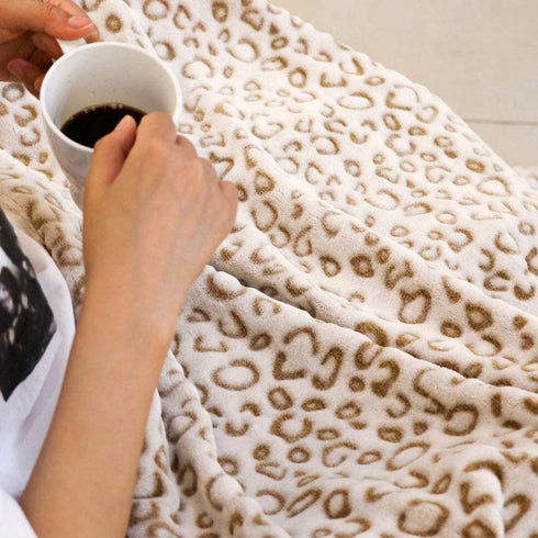 FY Fiber House Flannel Fleece Throw Blanket, Lightweight Cozy Plush Microfiber Bedspreads for Adults,60 by 80-Inch,Brown Leopard