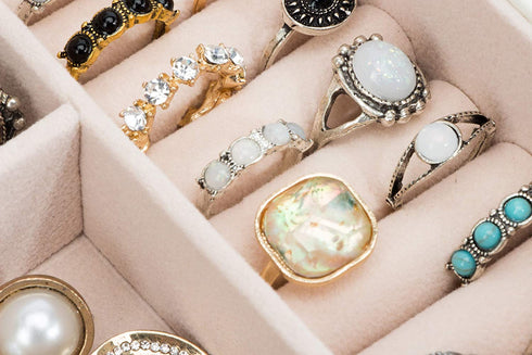 Jewelry Box Organizer Three-Layers Leather Jewelry Display Case with Retro Lock and Mirror (Three-Layers, Cream White)