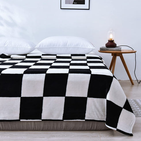 Vessia Large Flannel Fleece Plush Blanket Throw Size(50"x70") - Black and White Checker Lightweight Blanket - Super Soft Cozy Microfiber Blanket for Chair, Sofa, Couch, Bed, Camping, Travel