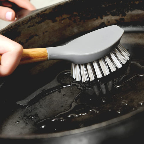 Full Circle Tenacious C Cast Iron Brush and Scraper with Bamboo Handle Skillet Scrubber with Tough Nylon Bristles, Grey, One Size, Gray