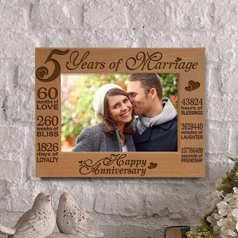 KATE POSH - 5 Years of Marriage Photo Frame - Happy 5th Wood - Engraved Natural Solid Wood Picture Frame (4x6-Horizontal)