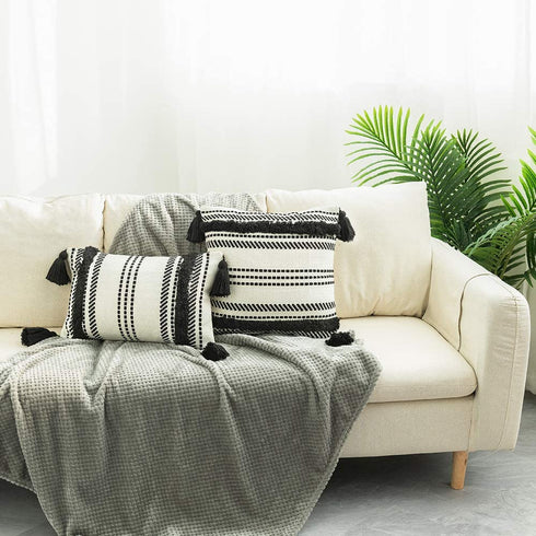ToGeeKa Boho Woven Tufted Decorative Throw Pillow Covers, Soft Warm Woven Square Cushion Case with Tassels for Couch Sofa Bedroom Office Car, 18 x 18 inch (45 x 45 cm), Black & White