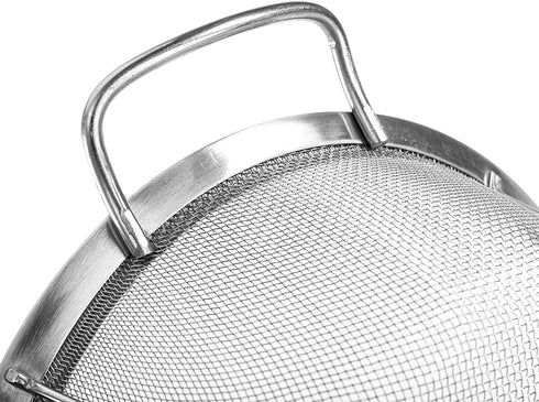 Dicunoy Set of 3 Strainers and Colanders, Stainless Steel Mesh Strainer Basket with Handle, Stackable Mesh Footed Colander for Rinse Food, Fruit, Vegetable, Strain, Drain (2.5/3/5 Quart)