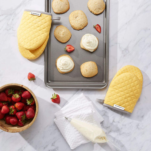 KitchenAid Asteroid Mini Oven Mitt, 5.5"x8", Buttercup 2 Count