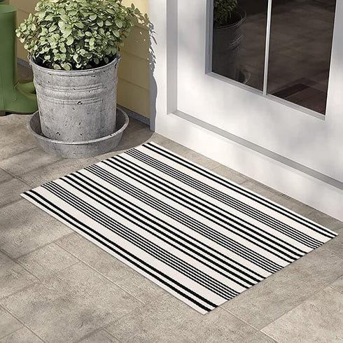 Black and White Striped Outdoor Rug, 2'x3' Cotton Modern Hand-Woven Reversible Front Porch Rug Door Mat Welcome Layered Doormat Washable Indoor Carpet for Farmhouse Laundry Room Bathroom