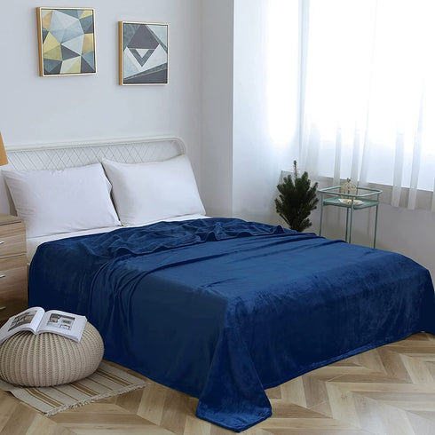 SOCHOW Flannel Fleece Blanket Twin Size, All Season 300GSM Super Soft Cozy Blanket for Bed or Couch, Navy Blue