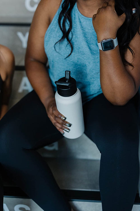 Simple Modern Water Bottle with Straw, Handle, and Chug Lid Vacuum Insulated Stainless Steel Metal Thermos | Large Leak Proof BPA-Free Flask for Gym, Sports | Summit Collection | 40oz, Riptide