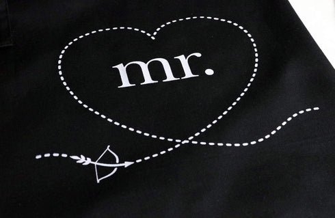 Dossini Wedding Mr & Mrs Apron Set - Aprons Gift Set with His and Hers Aprons - Fun Engagement Couples Aprons & Cute Wedding Gifts