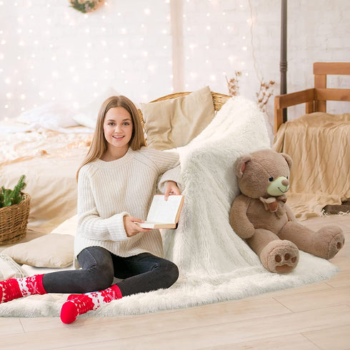 junovo Super Soft Shaggy Longfur Faux Fur Blanket, Fuzzy Throw Blanket for Bed, Fluffy Cozy Plush Light Blanket, Washable Warm Furry Throw Blanket for Couch Sofa Chair Home Decor, 50"x60" Cream White