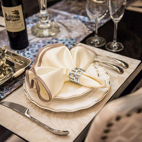KPOSIYA Napkin Rings Set of 20 Hollow Cut Metal Napkin Holder Dinning Table Setting for Wedding Party Banquet Christmas Dinner Delicate Serviette Buckles Decor Favor (Fang Ge-Silver 20)