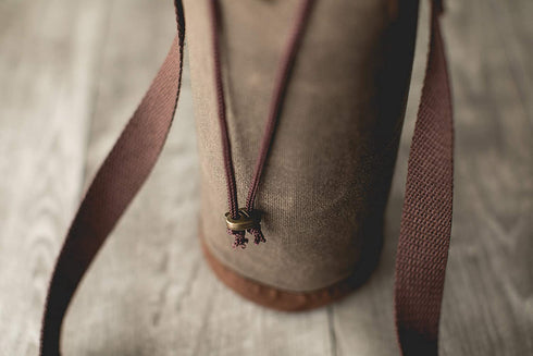 LEGACY - a Picnic Time Brand Waxed Canvas Wine Tote, one size, Khaki green